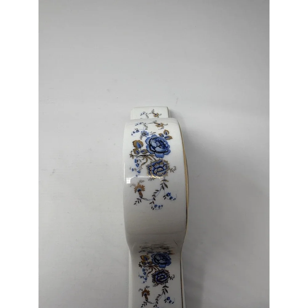 Vintage ELGIN Mantle Clock Porcelain White Blue Florals French County‎ Analog